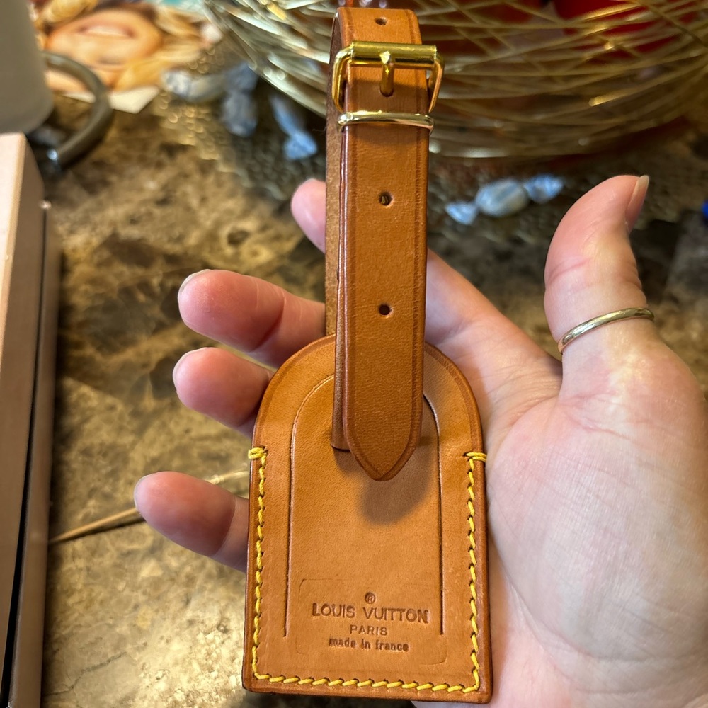 Louis Vuitton Luggage Tag, in very nice condition all intact